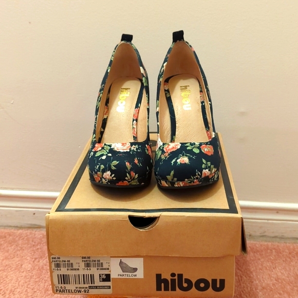 BNIB hibou wedge heels - Picture 1 of 6